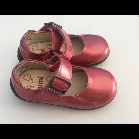 Umi Size US 5 Mary Jane style shiny pink shoes - Picture 2 of 10